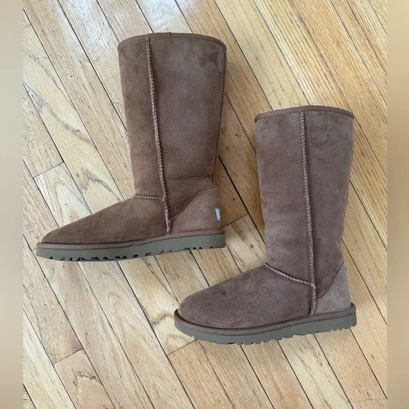 Chestnut color, size 7, worn twice maybe. Barely worn. - Picture 3 of 9